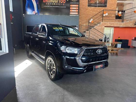 TOYOTA HILUX 2.8 D-4D TURBO DIESEL CD SRV 4X4 AUTOMÁTICO